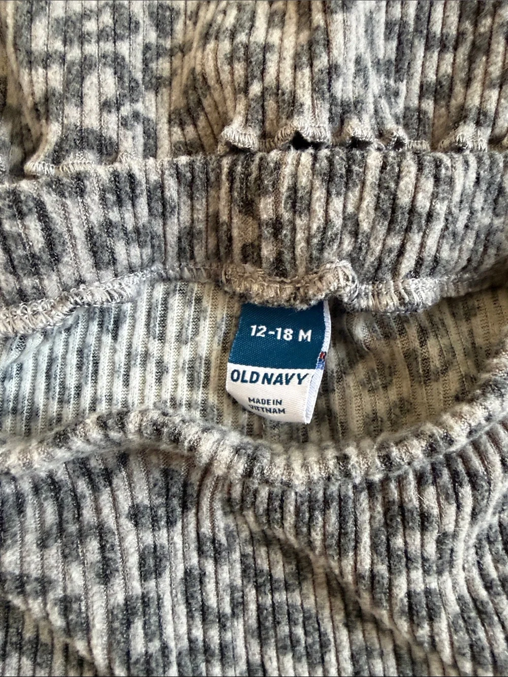 Old Navy Gray & White Leopard Ribbed Kids Matching Set